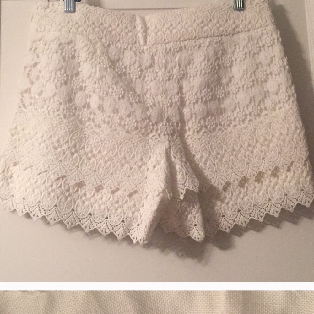 New without tags lace shorts